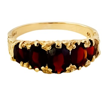 9ct gold Garnet 5 stone Ring size Q